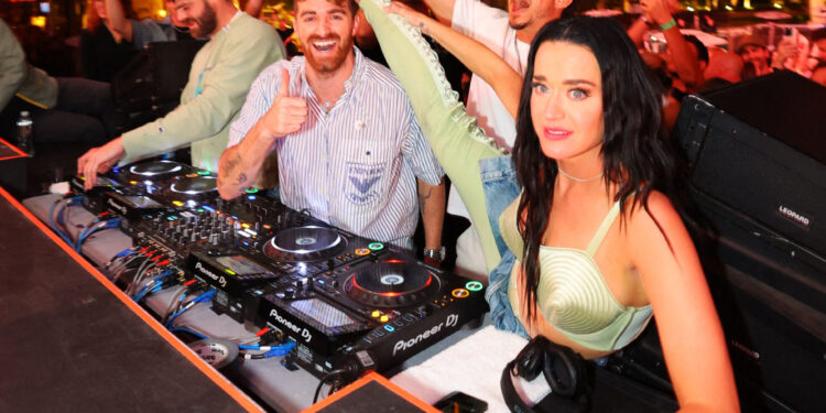 Katy Perry and Orlando Bloom’s Vegas Night Out at XS Nightclub